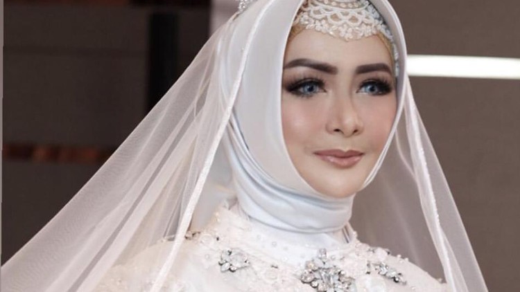 eddies adelia menikah