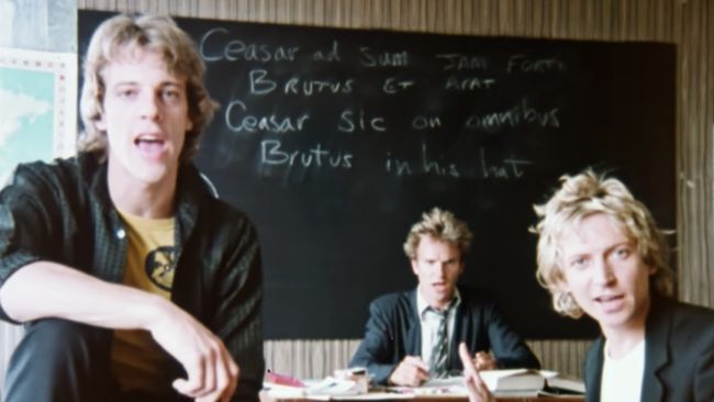 Lonjakan pemutaran Don't Stand So Close to Me dari The Police yang dirilis 40 tahun lalu terjadi sejak publik menjalani social distancing untuk mencegah corona.