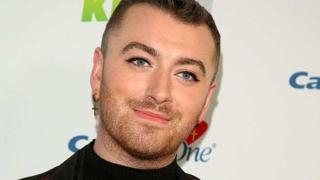 Sam Smith merasa judul album barunya, To Die For, dan tanggal perilisannya tak tepat dengan kondisi saat ini yang dilanda wabah virus corona.