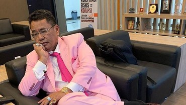 Orang Kaya Beneran! 2 Artis Ini Pakai Jasa Hotman Paris yang Bertarif Fantastis