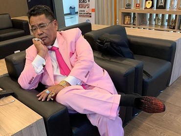 Tante Ernie si Tante Pemersatu Bangsa Juga Difollow & Dicentilin Hotman