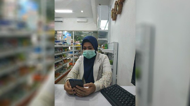 Tak hanya peserta JKN-KIS, para dokter pun dimudahkan untuk memantau dan berkomunikasi dengan pasien lewat aplikasi Mobile JKN.