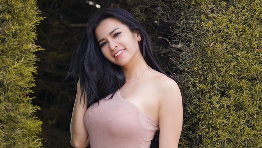 Maria Vania membeberkan rahasia tubuh seksinya, termasuk cara mengencangkan dada dan bokong.