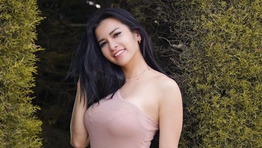 img-title Maria Vania Bocorkan Rahasia Punya Payudara dan Bokong Aduhai