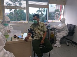 Khofifah Minta Kota/Kabupaten Segera Lakukan Rapid Test