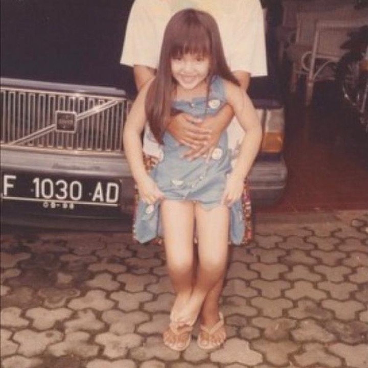 <p>Nia Ramadhani ikutan until tomorrow challenge. Ada beberapa foto jadulnya yang diunggah ke Instagram. (Foto: Instagram @ramadhaniabakrie)</p>
