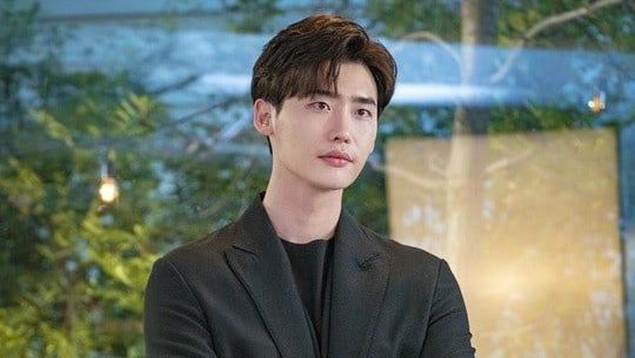 3. Cha Eun Ho (Romance is a Bonus Book) Para karakter pria baik ini dari awal sudah langsung bikin penonton jatuh cinta.