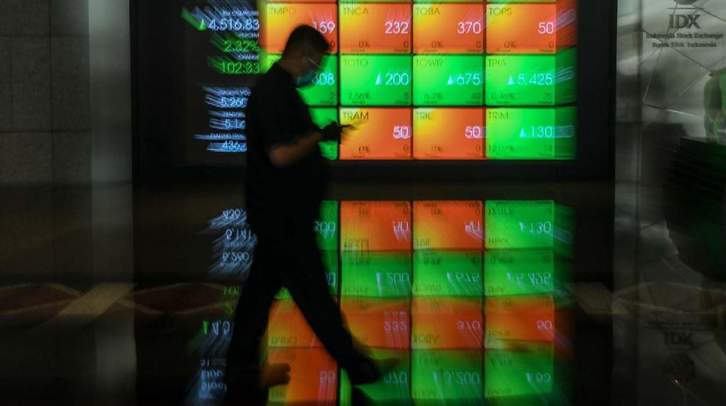 IHSG Bangkit 1,18 Persen ke 8.329 Usai Dirut BEI Mundur