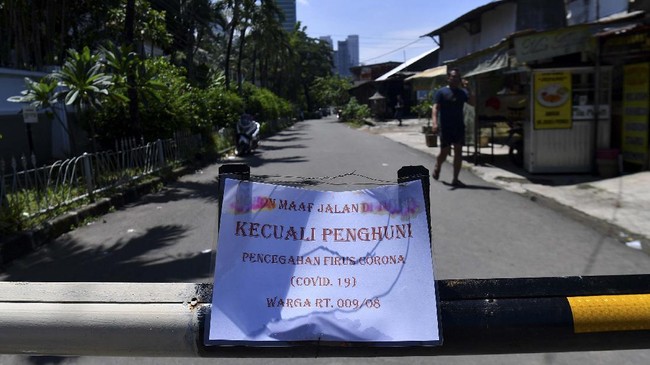 Menkes Terawan Agus Putranto menyebut PSBB di Jakarta berlaku salama masa inkubasi virus corona yakni 14 hari.