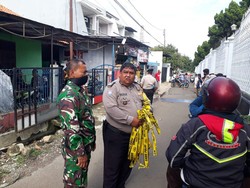 Detik-detik Mengerikan Pria Tewas Dibacok Orang Tak Dikenal di Depok