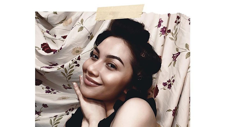 Tetap Dandan Saat Isolasi Diri, Ariel Tatum: Centil Bawaan dari Kecil Ariel Tatum mengunggah sejumlah foto di Instagram dan cerita soal rutinitas selama isolasi diri akibat wabah virus Corona.