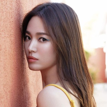 Terpopuler: Song Hye Kyo Tampil Berantakan hingga Penyesalan Sophia Latjuba