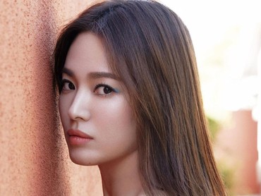 Terpopuler: Song Hye Kyo Tampil Berantakan hingga Penyesalan Sophia Latjuba