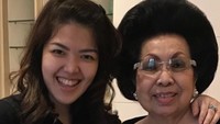 <p>Bukan rahasia lagi kalau mantan penyanyi cilik yang kini jadi politisi Tina Toon dekat banget sama nenek tercinta, Oma Ana Setiawati. (Foto:Instagram@tinatoon101)  </p>