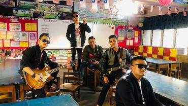 img-title 5 Fakta Penyanyi Asli Lagu 'Aisyah Istri Rasulullah' yang Viral