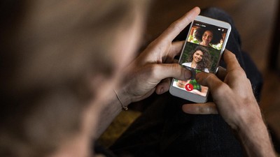 Ulama NU: Pasangan Suami Istri Haram Video Call Sex Kalau Onani
