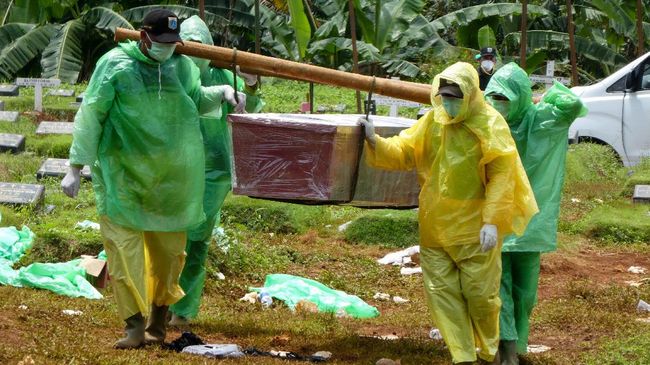 Personel Polda Sumut Meninggal, Istri Positif Corona Hasil rapid test menyatakan personel Polda Sumut yang meninggal dunia itu negatif virus corona, namun terindikasi mengalami gejala Covid-19.