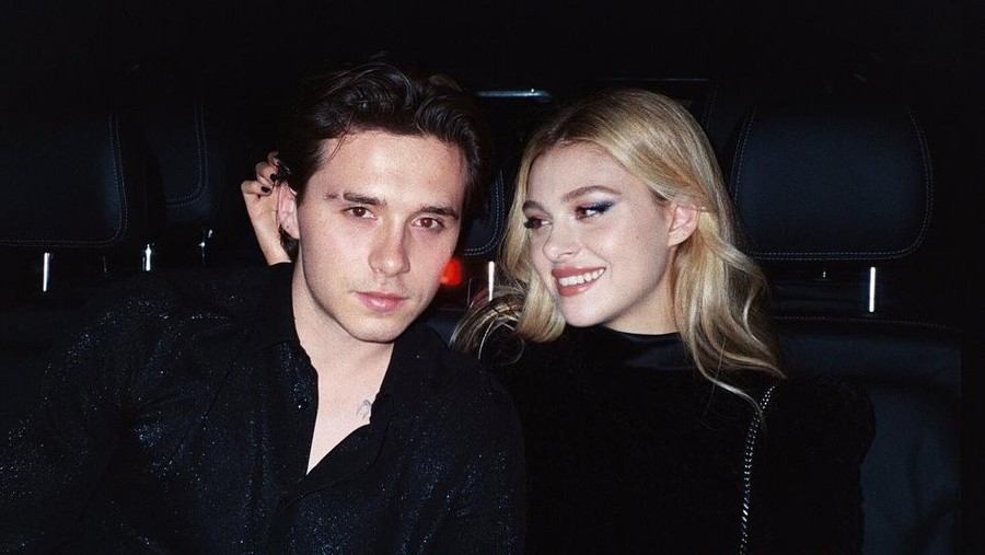 Brooklyn Beckham memperlihatkan kemesraan dengan sang kekasih Nicola Peltz di unggahan Instagram. 