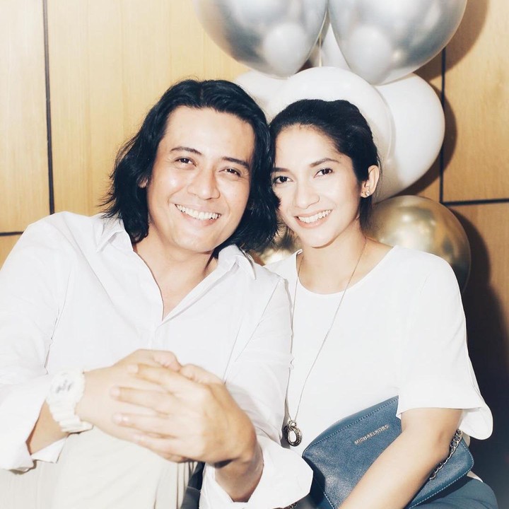<p>Pasangan Vira Yuniar dan Teuku Ryan resmi cerai tahun 2010. Namun, rkarena cinta, keduanya memutuskan kembali bersama sejak tahun 2011 hingga kini. (Foto: Instagram @virayuniar81)</p>