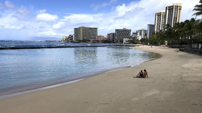 Sang influencer ditangkap karena publik figur dengan banyak pengikut itu dianggap membahayakan penanganan virus corona di Hawaii.