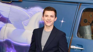 Kata Tom Holland soal Bintangi 'Spider-Man' Bareng Tobey Maguire-Andrew Garfield