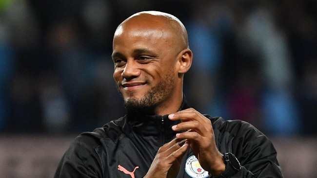 Vincent Kompany menawarkan bantuan tersebut andai pihak klub tidak sanggup membayar gaji pemain untuk satu bulan.