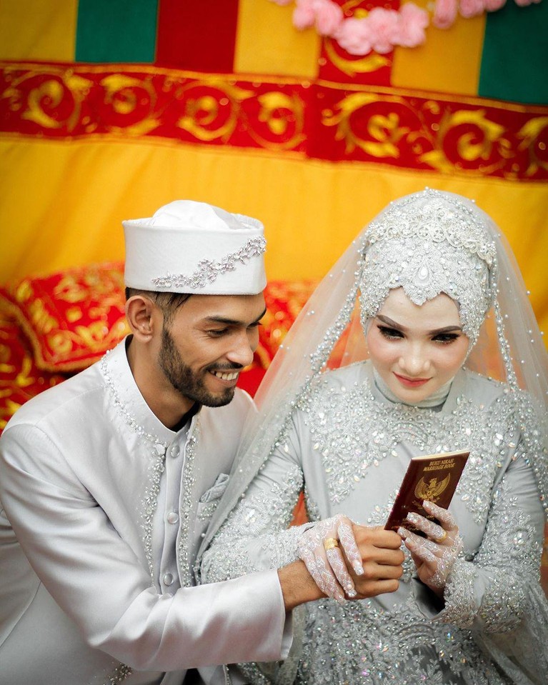 Martunis, anak angkat Cristiano Ronaldo resmi menikah dengan pujaan hatinya, Sri Wahyuni.