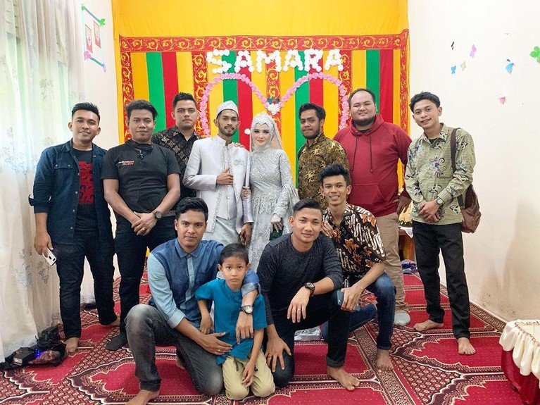 Martunis, anak angkat Cristiano Ronaldo resmi menikah dengan pujaan hatinya, Sri Wahyuni.