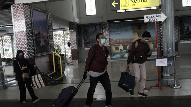 Jika mudik biasanya selalu disambut sebagai hal menyenangkan, di tengah pandemi corona, rutinitas ini jadi perkara yang dilematis.