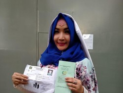 Bebas Bersyarat, Roro Fitria Tak Berhenti Menangis