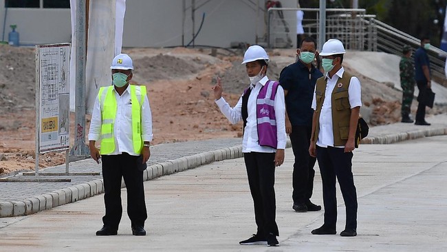 Menteri PUPR Basuki Hadimuljono menyebar anggaran Rp10 triliun untuk program padat karya tunai (PKT), di antaranya Rp225 juta per lokasi proyek irigasi.