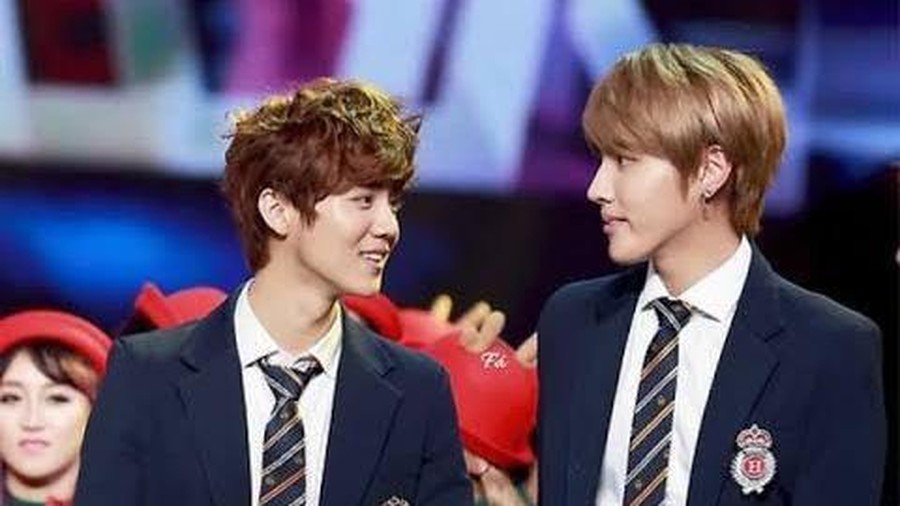 Lewat lagu berjudul Coffe dua mantan anggota EXO Luhan dan Kris Wu kembali bersatu.