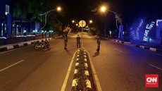 Tarawih Perdana, Warga Padati Masjid hingga Jalanan Banda Aceh Lengang