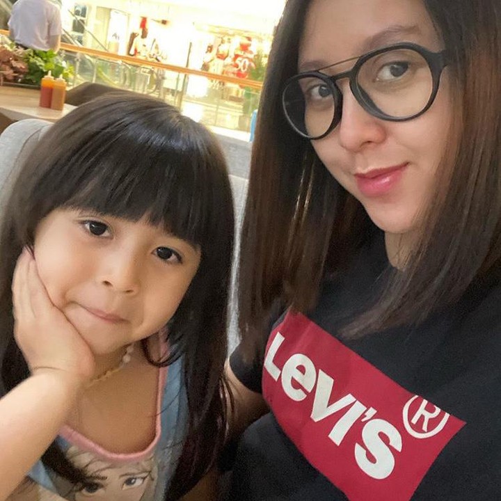 <p>Kayak kakak adik atau sepupuan nih, Bun? [Foto: Instagram @errinagracesita]  </p>
