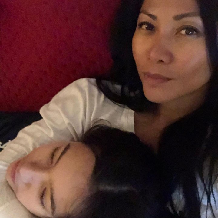 <p>Penyanyi asal Indonesia, Anggun Cipta Sasmi memiliki satu anak perempuan bernama Kirana Cipta Montana. Kirana saat ini sudah berusia 12 tahun lho, Bun. (Foto: Instagram @anggun_cipta)</p>