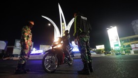 Surabaya Terapkan Jam Malam, Batas Aktivitas Sampai 22.00 WIB