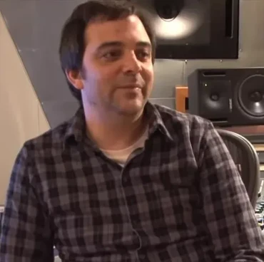 Terpopuler: Model Cantik Buat Bikini dari Masker hingga Adam Sclesinger Meninggal