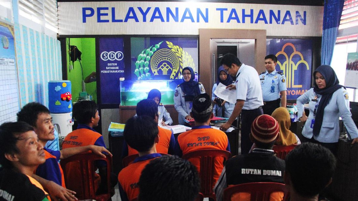 FOTO: Langkah Bebas Narapidana untuk Cegah Corona di Penjara