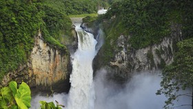 Air Terjun Ponot Tertinggi di Indonesia Hampir Dua Kali Monas