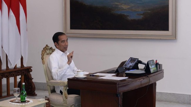 Presiden Jokowi mengatakan pemerintah tak ingin libur panjang, termasuk di momen lebaran, berdampak negatif pada penanggulangan Covid-19 di Indonesia.