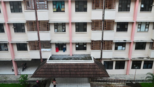 Kementerian PUPR menetapkan Rumah Susun Sederhana Sewa (Rusunawa) Muaro Painan, Sumatra Barat sebagai lokasi karantina pasien virus corona.