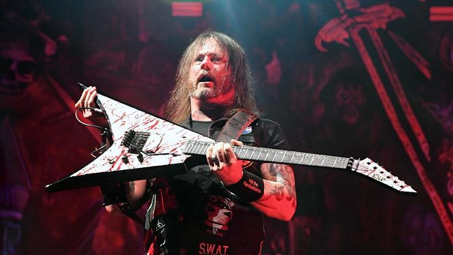 Gitaris Slayer dan Exodus, Gary Holt, tetap berkarya meski baru saja dinyatakan positif terinfeksi virus corona.