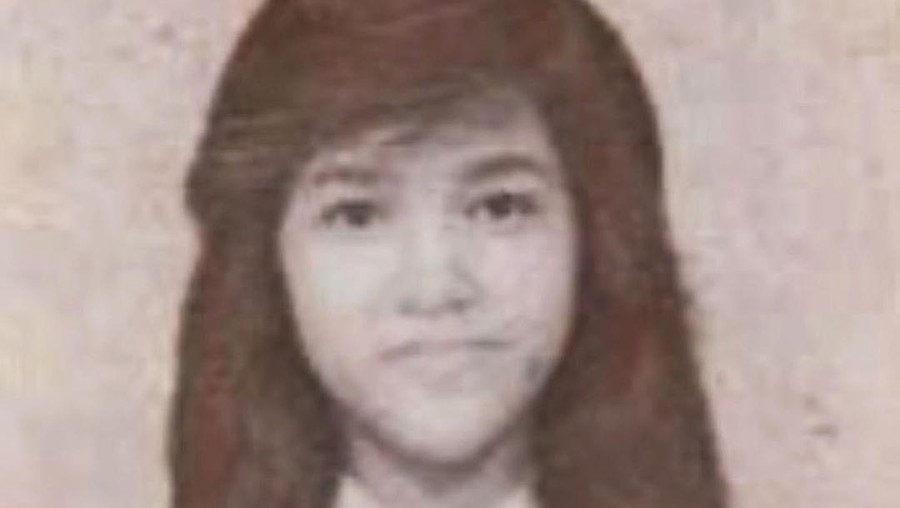 Foto Jadul Rambut Maia Estianty Jadi Sorotan, Netizen: Rambut Legend Netizen dibuat salah fokus dengan model rambut Maia Estianty di foto jadul tahun 1990.