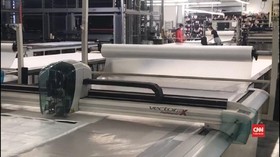 VIDEO: Armani Produksi APD untuk Tenaga Medis Italia