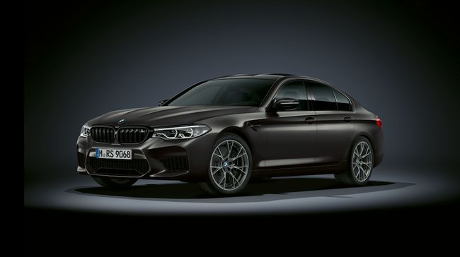 BMW M5 Edisi Spesial Meluncur di Indonesia via Zoom BMW Group Indonesia mencoba kreatif di tengah masa karantina karena virus corona dengan meluncurkan produk baru yang lebih berinteraksi.