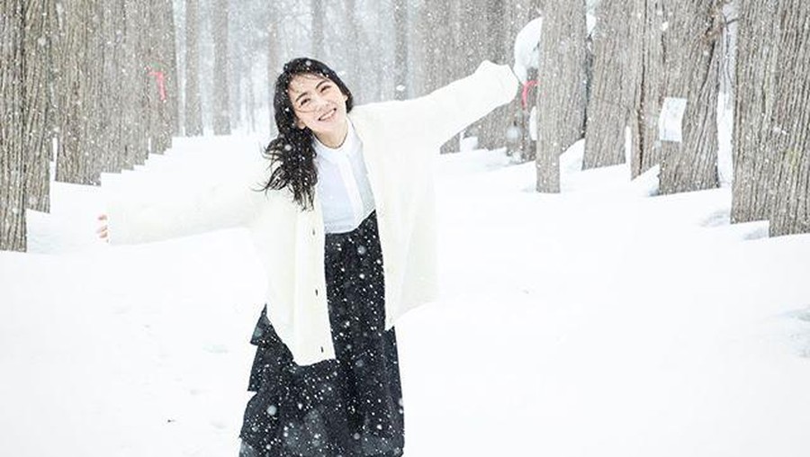 Eks personel girlband KARA yaitu Kang Jiyoung alami kecelakaan mobil karena ditabrak sopir mabuk.