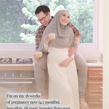 Sempat Ditutup Rapat, Dian Pelangi Umumkan Sudah Hamil 4,5 Bulan