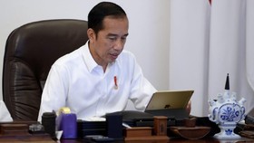 Jokowi Sebar Bansos Rp600 Ribu untuk 10 Juta Masyarakat Desa