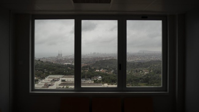 FOTO: Mengubah Perpustakaan di Barcelona Menjadi ICU