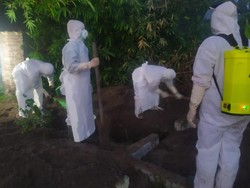Kepala Kemenag Kota Blitar yang Meninggal Dimakamkan Sesuai Protap Corona